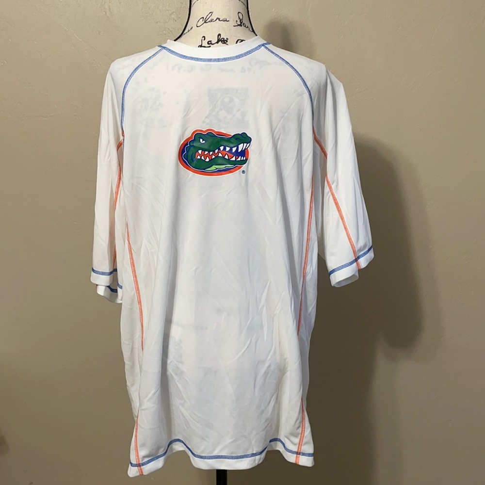 Men’s athletic shirt